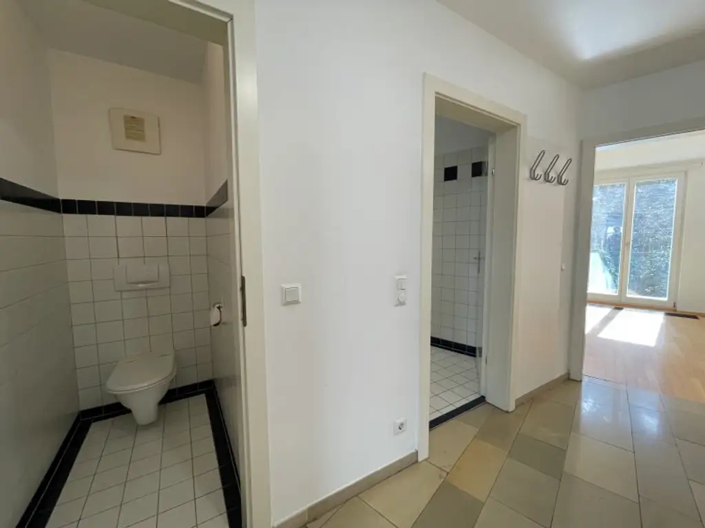 3 Zimmer Wohnung mit Gemeinschaftsdachterrasse direkt beim Karlsplatz!