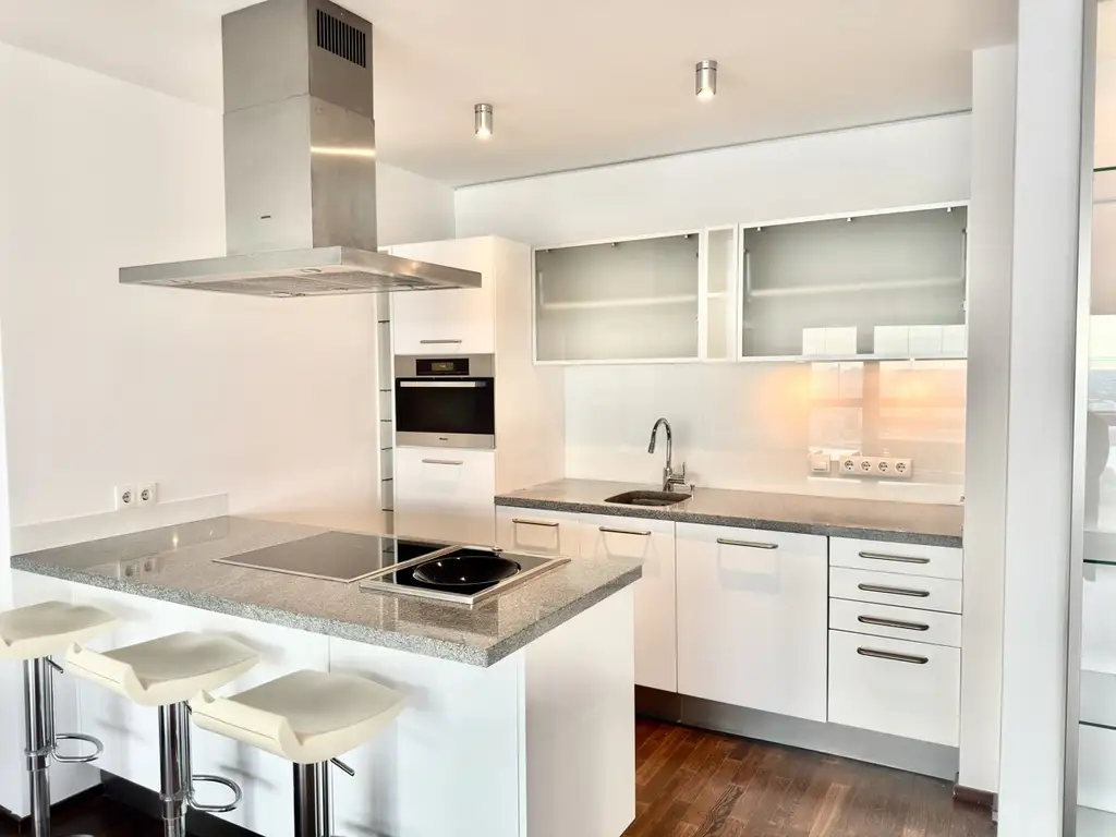 Provisionsfrei: U1 Donauinsel - Schnäpphen Hit! Außergewöhnliche Liegenschaft inklusive täglichem Urlaubsfeeling