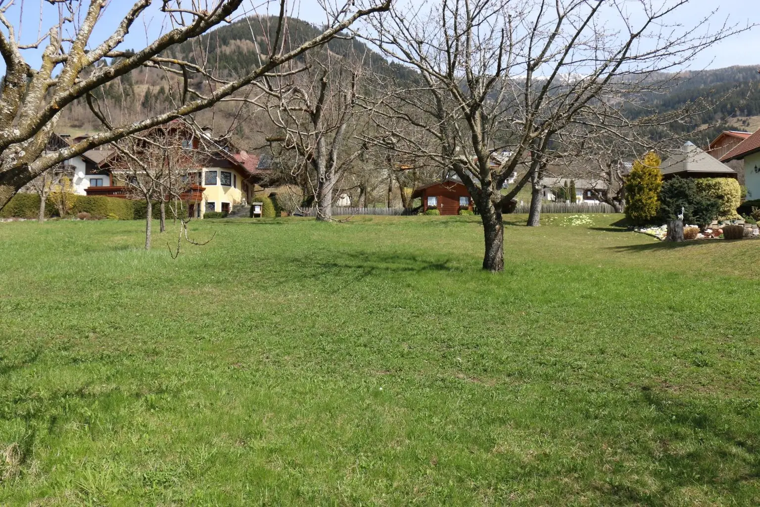 Idyllisches Baugrundstück in Obermillstatt – Wohnen, wo andere Urlaub machen