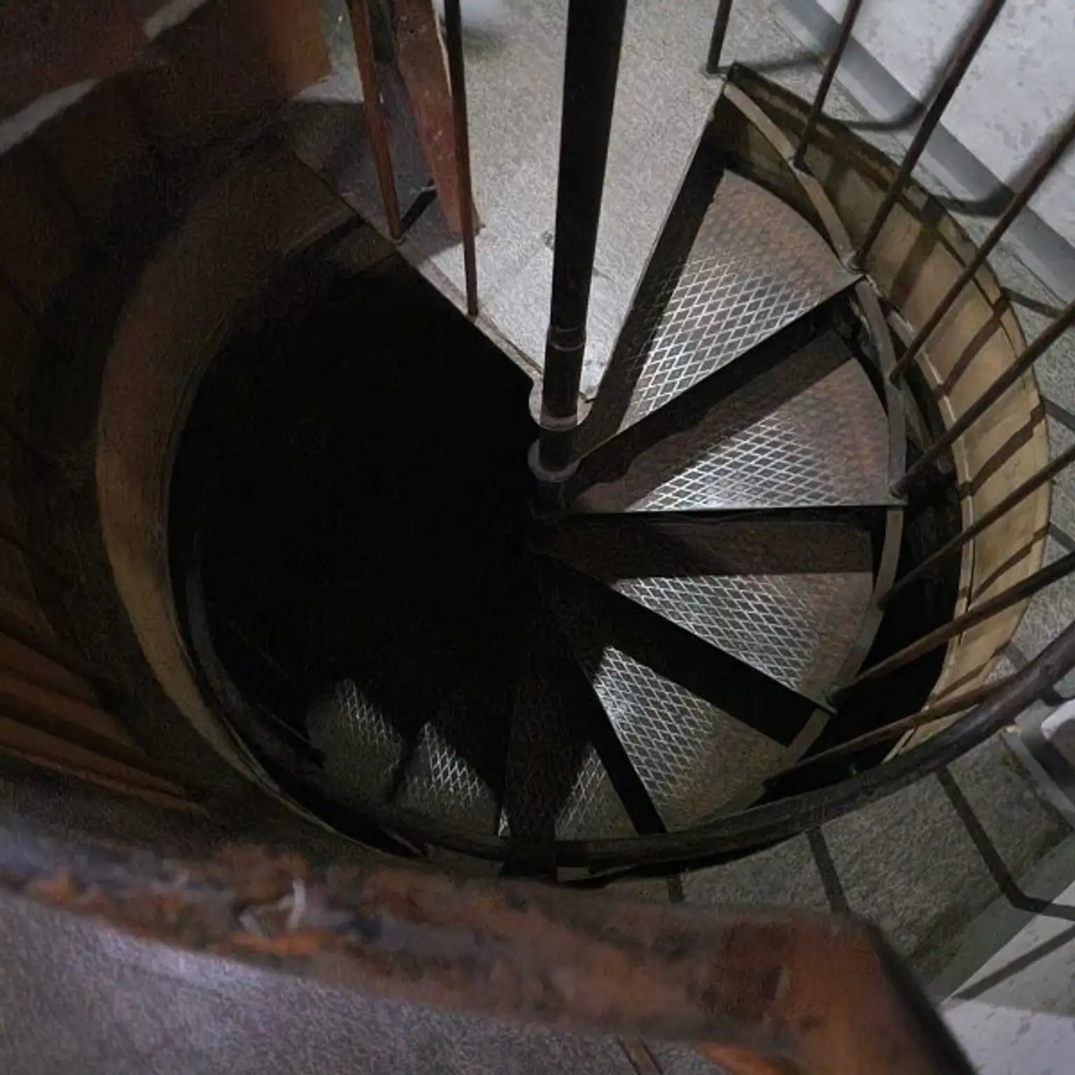 Zinshaus in gefragter Lage des 18. Bezirks - hoher Leerstand & ausbaufähiger Rohdachboden