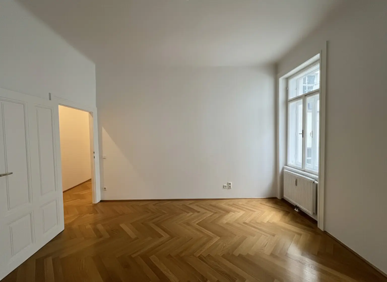 Unbefristet: Stilvolle, ruhige Stadtwohnung in zentraler Lage