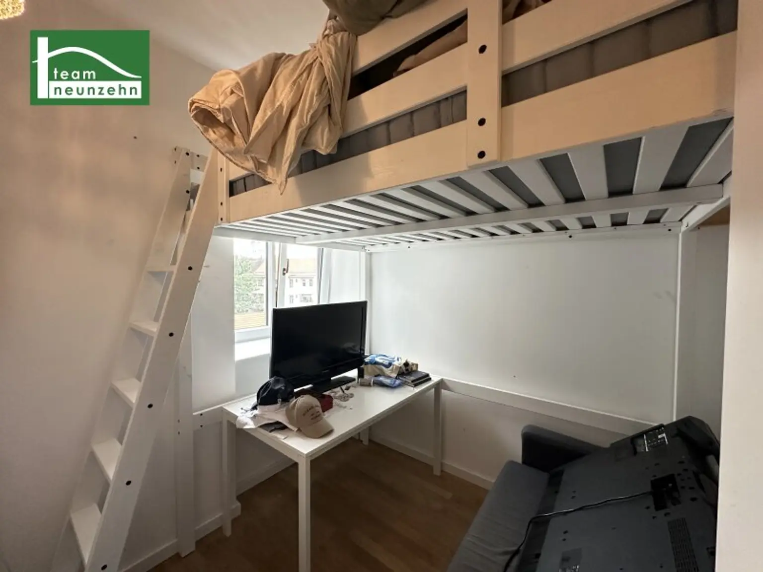 Stilvolle Dachgeschoss-Maisonette mit 3,5 Zimmern, riesiger Terrasse und WG-Eignung nahe U6 Nußdorfer Straße!