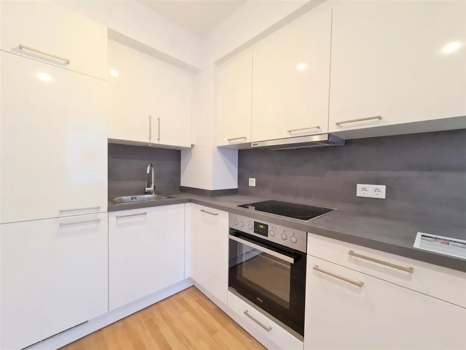 Die ersten Sonnenstrahlen genießen in der neuen Terrassenwohnung! 20min öffentlich nach Wien Mitte!