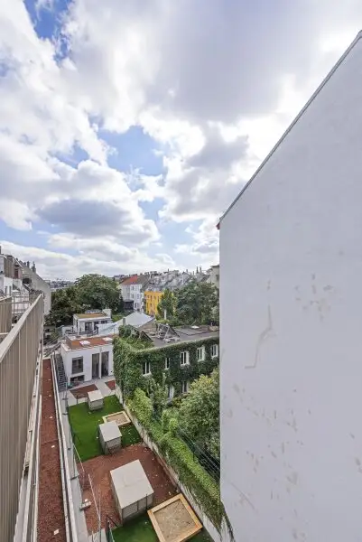 DAHEIM IN HERNALS - DACHGESCHOSS MIT HERRLICHER SÜD-TERRASSE