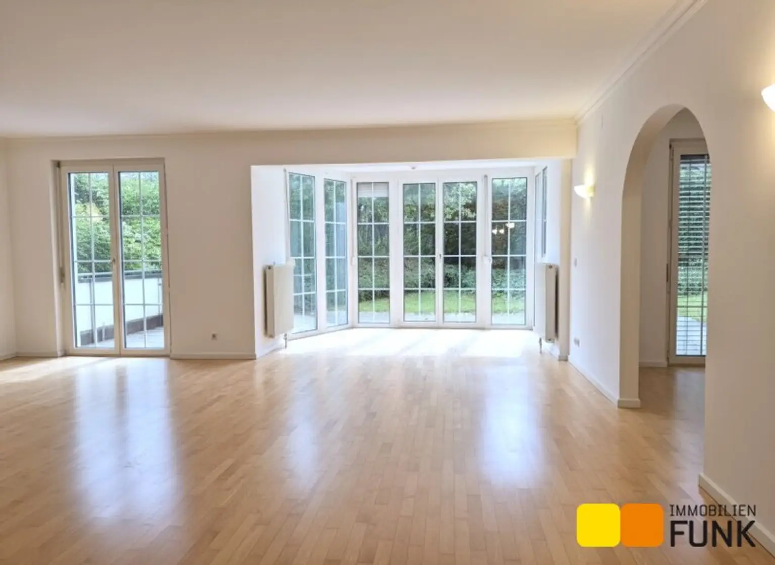 5-Zimmer Gartenwohnung mit 2-Zimmer-Einliegerwohnung