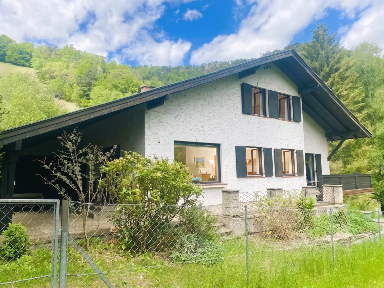 Ansicht mit überdachter Terrasse