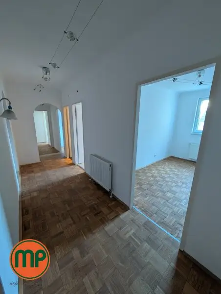 Großzügige Eigentumswohnung mit Parkett – Top City-Anbindung mit U1