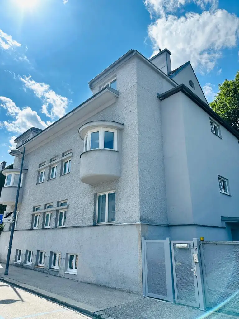 4-Zimmer-Wohnung mit Balkon