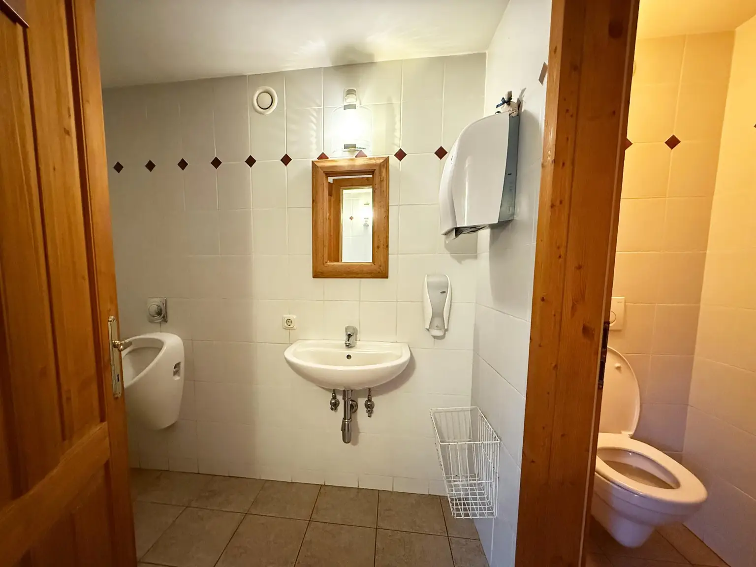 Gasthaus / Weinstube "WEINECK" im Yspertal zu erwerben!