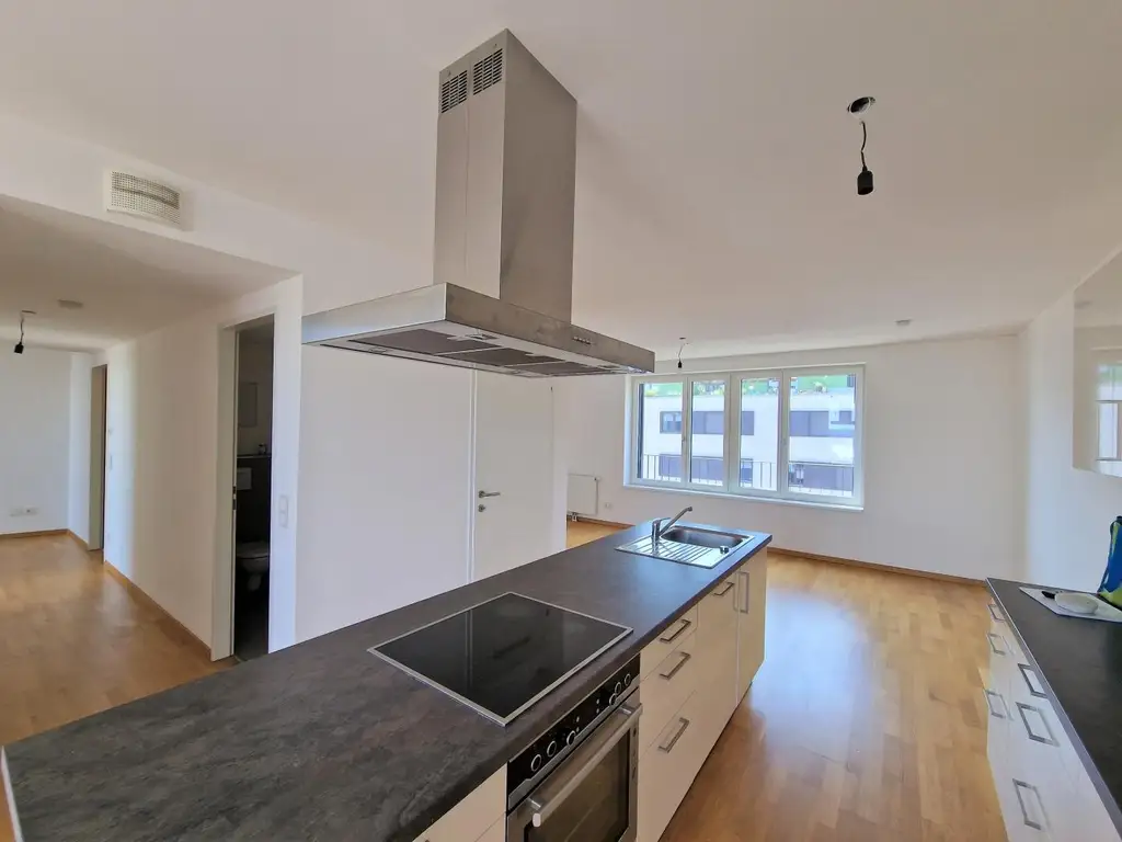 Moderne 3 Zimmer Wohnung ++ große Loggia ++ Gym ++ 7.OG