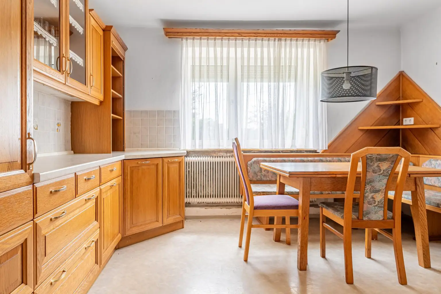 Einfamilienhaus mit Nebengebäuden und großem Grundstück Nähe Enns
