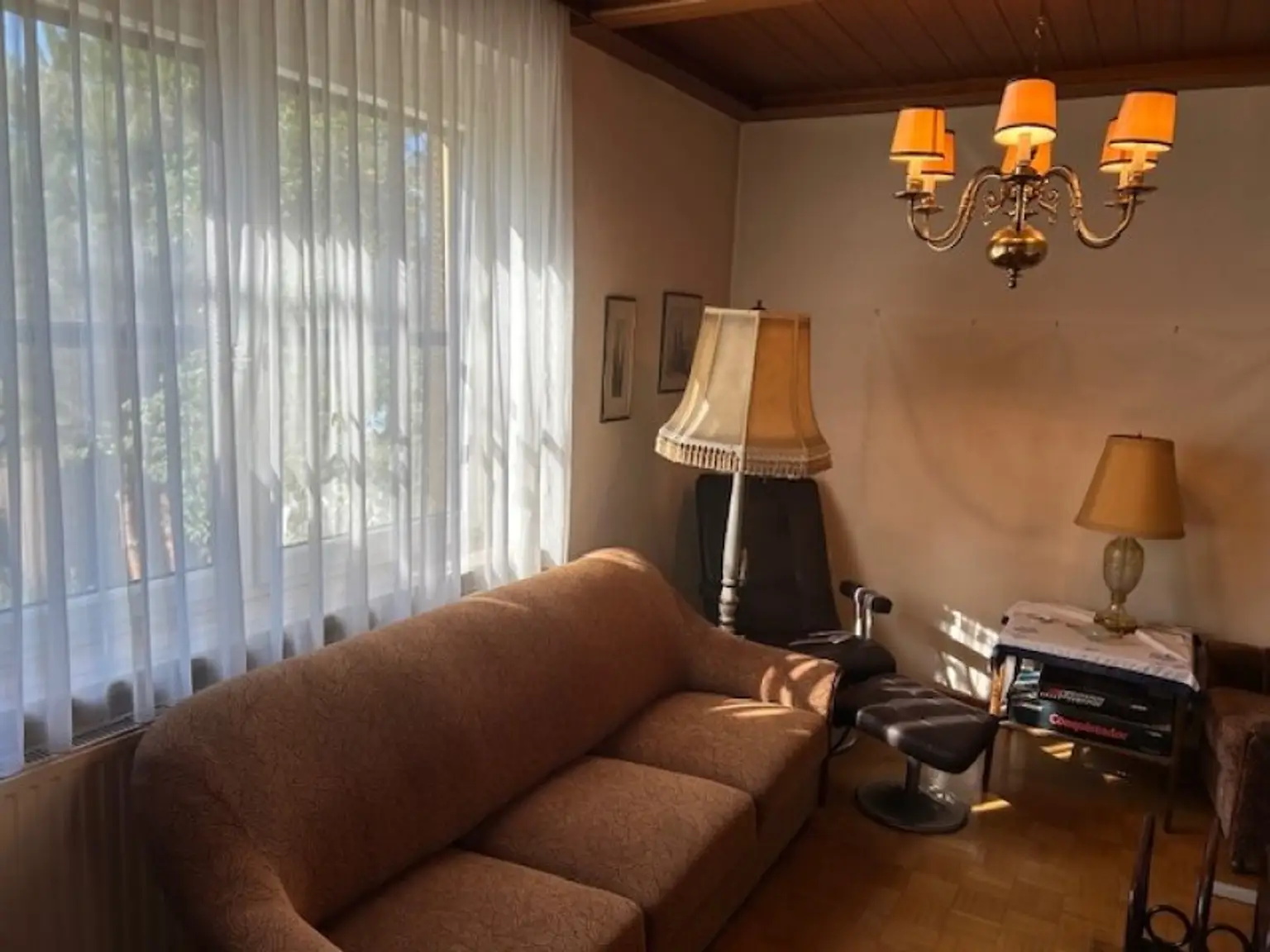 +++ TOP PREIS P.B. - KORNEUBURG, GROSSES 7 ZIMMER EIN -ZWEIFAMILIENHAUS, BENÖTIGT LIEBEVOLLE MODERNISIERUNG, toller Wintergarten und Terrasse Altbaumbestand GARTEN +++