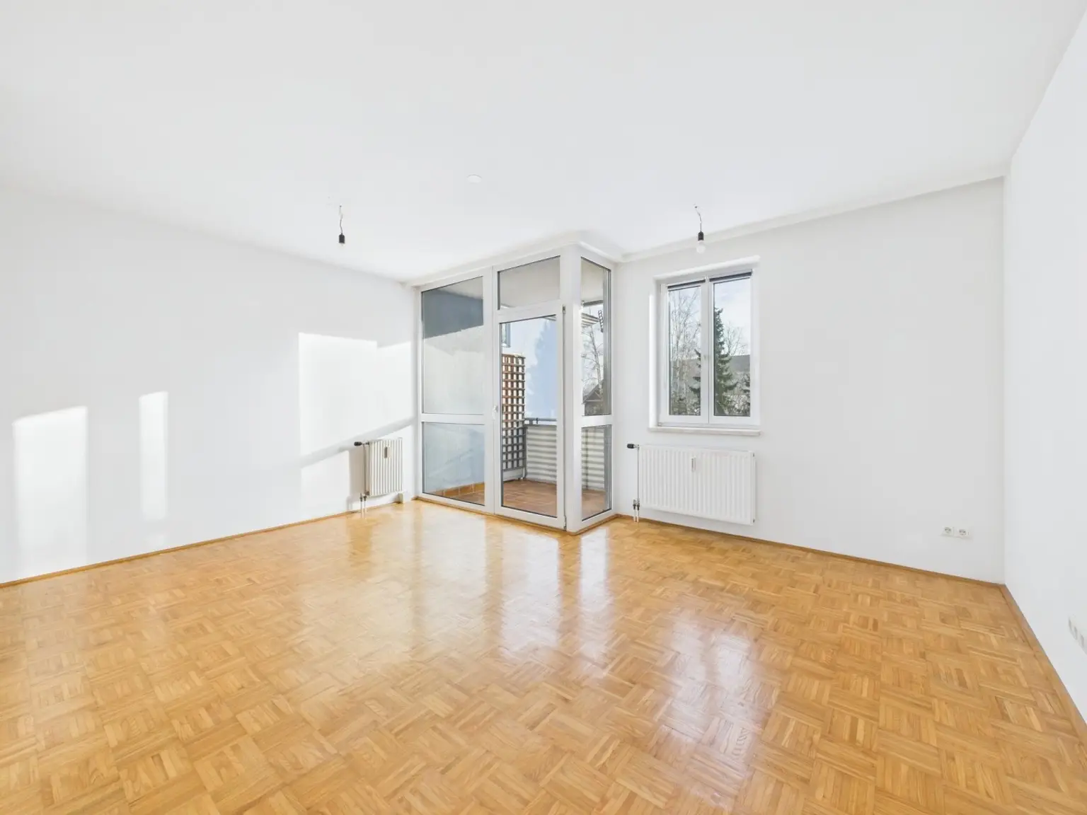 CAM04191G0-PR0077-STILL018