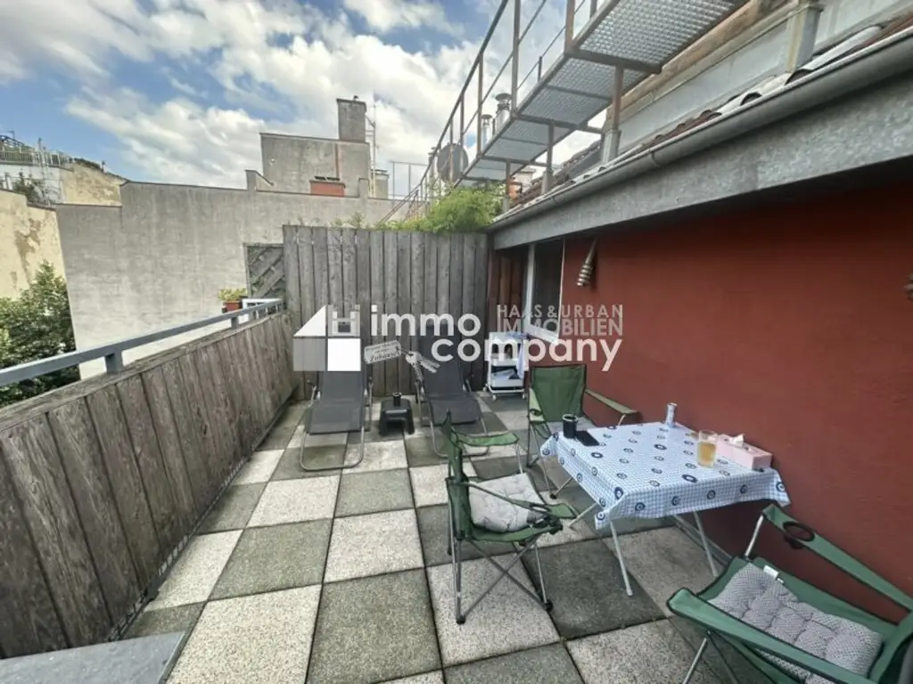 Dachgeschosswohnung in 1040 Wien – modern, geräumig, mit Balkon!