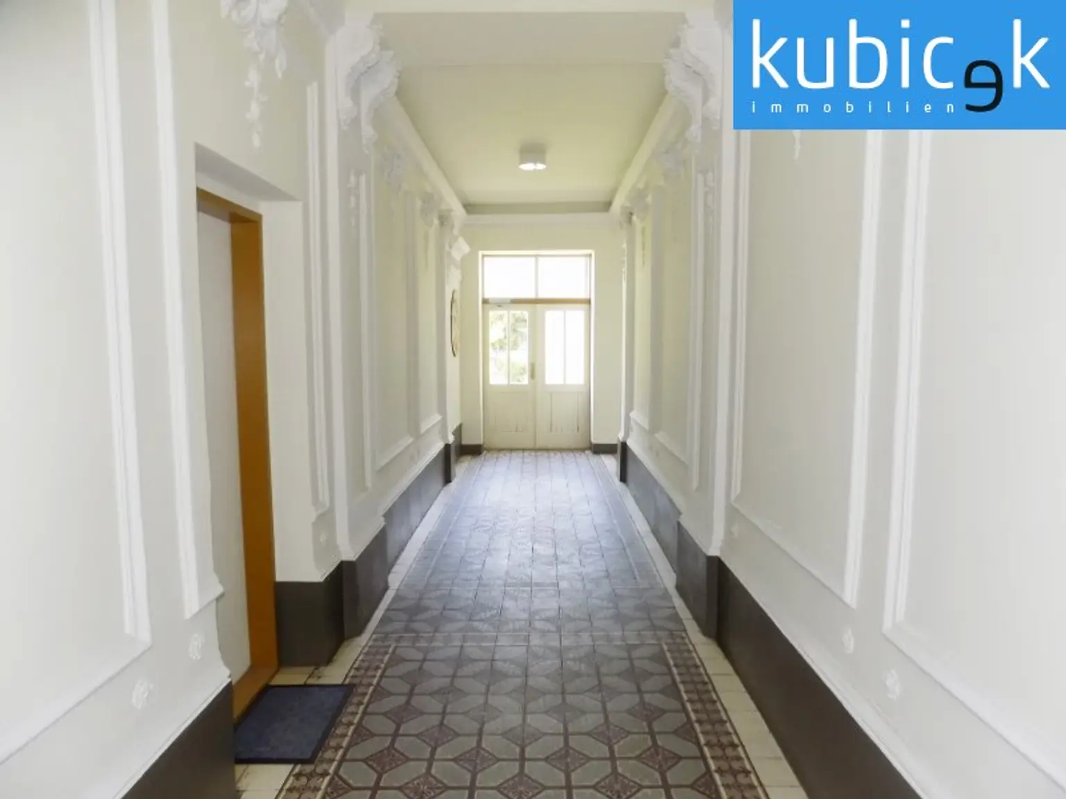 Altbau-Garconniere mit Gartenanteil in Hofruhelage Nähe U2