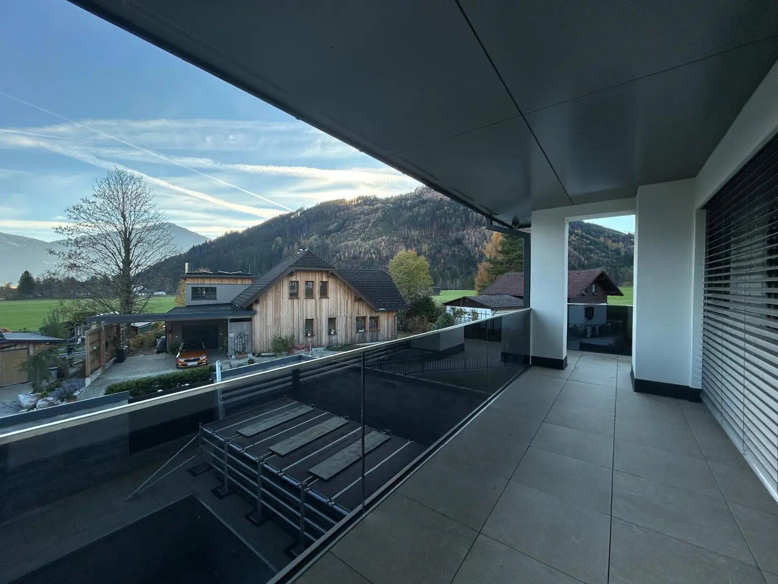 großzügiger Balkon OG