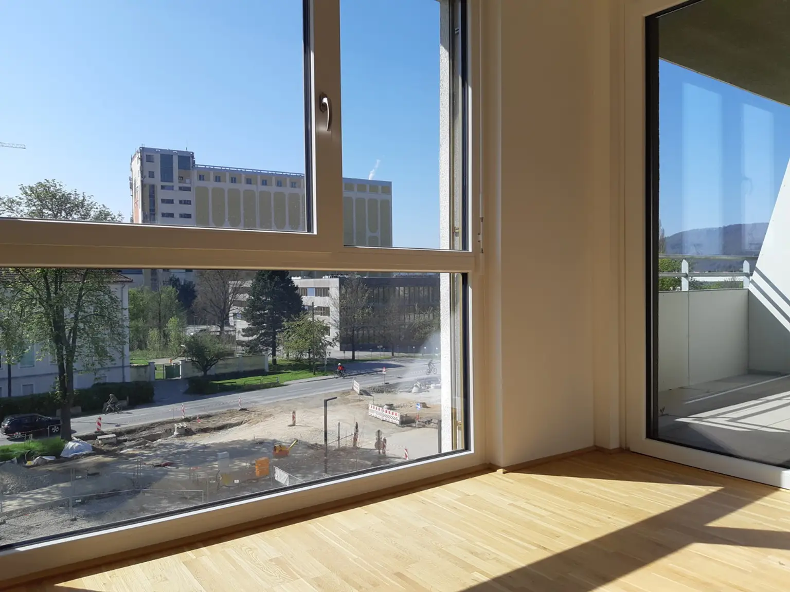 EXKLUSIVE  4-ZIMMERWOHNUNG MIT GROSSER SÜDWEST TERRASSE IM NEUEN REININGHAUSAREAL