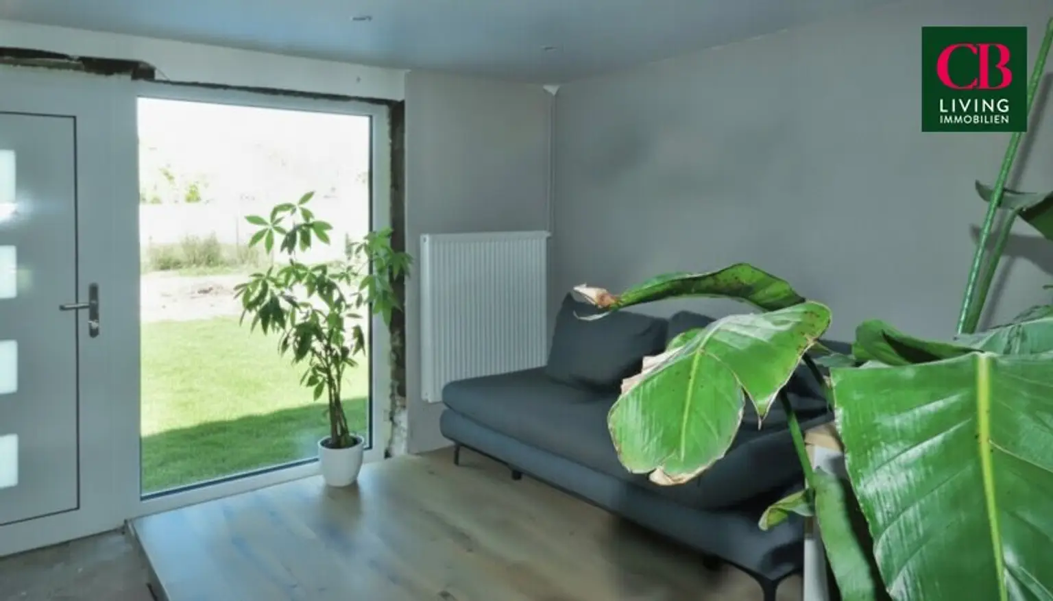 SEHR GEMÜTLICHES HAUS MIT  SCHÖNEM GARTEN