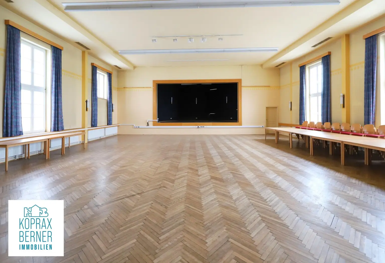 Festsaal mit Gastroküche