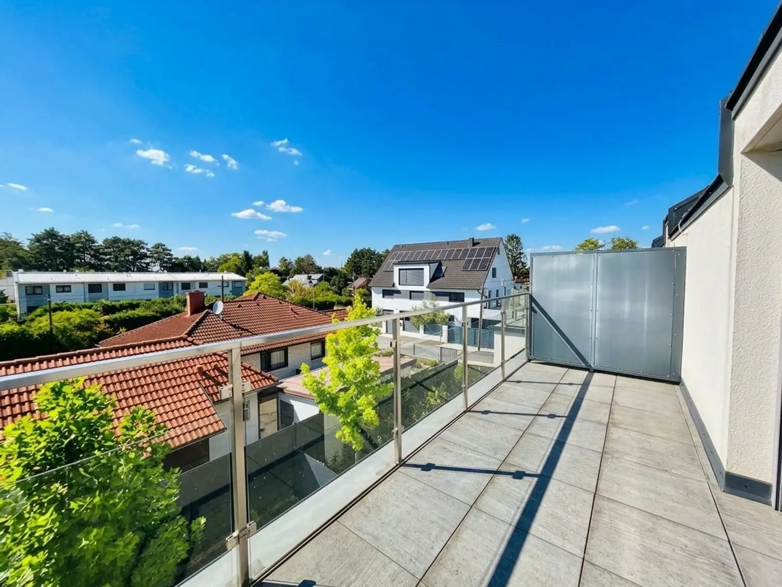 Reihenhaus mit Dachterrassen-Views – Dein Traumhaus wartet!