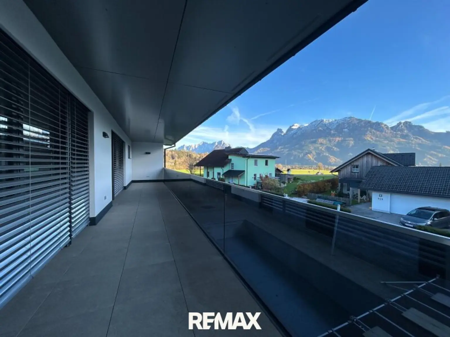 großzügiger Balkon OG