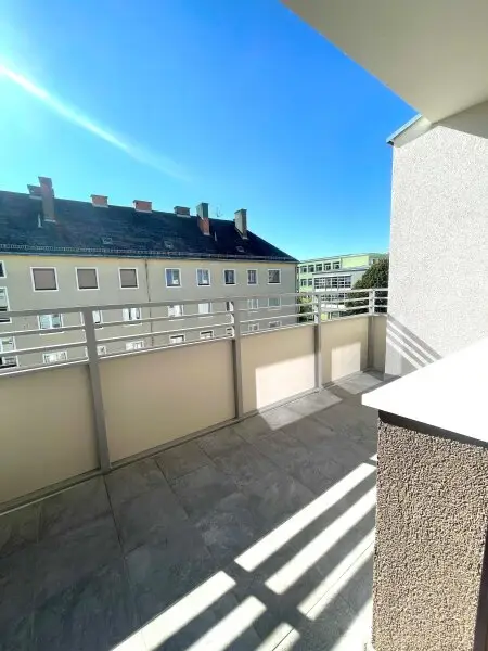 GEIDORF I UNSANIERTER WOHNJUWEL I RUHIGE LAGE MIT GRÜNBLICK I HOHE RÄUME I ALTBAUCHARME MIT PARKETT I BAD MIT  BADEWANNE I PROJEKT WOHNEN