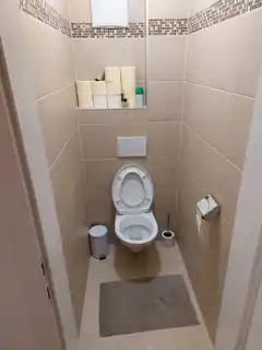 1000051818