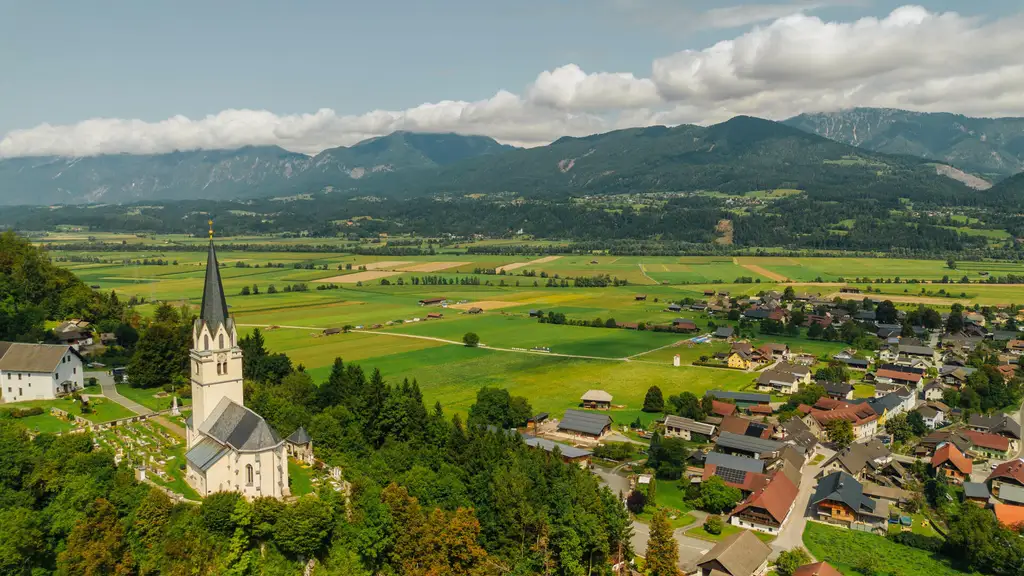 9613 Feistritz Kärnten - seltene Villa mit kunsthistorischer Geschichte zum großzügen Wohnen oder Vermieten