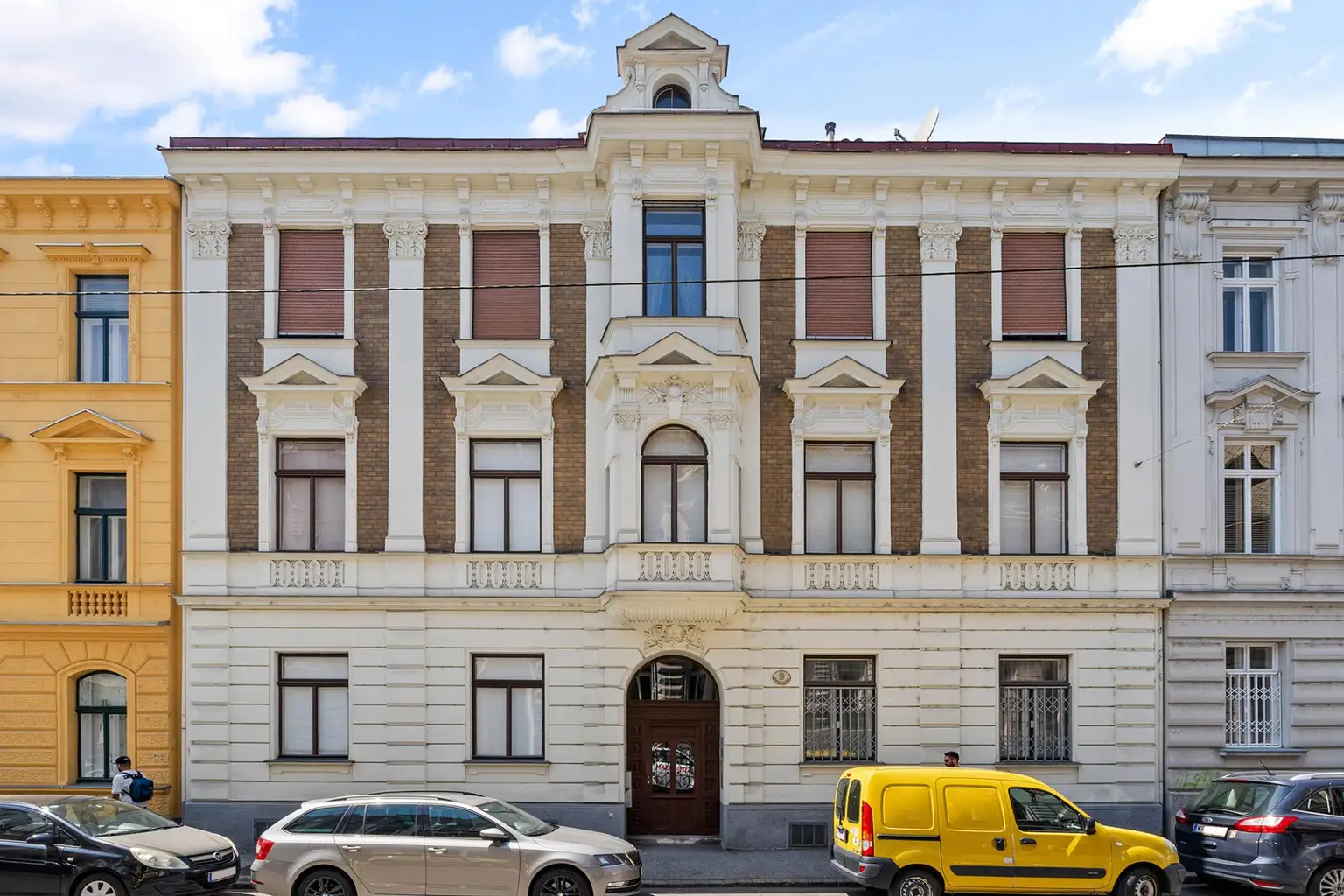 Wohnen wie im alten Wien! Traumhafte klassische Altbauwohnung mit Rohdachboden Nähe Schönbrunn und U 4