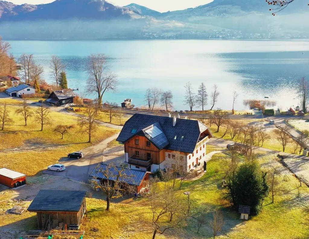 Wohnen, wo andere Urlaub machen - 2-Zimmer-Traumwohnung am Attersee mit Badeplatz