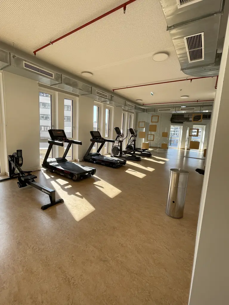 Helio Tower - 3 Zimmer - 31.Etage - Balkon mit sensationellem Blick über Wien!