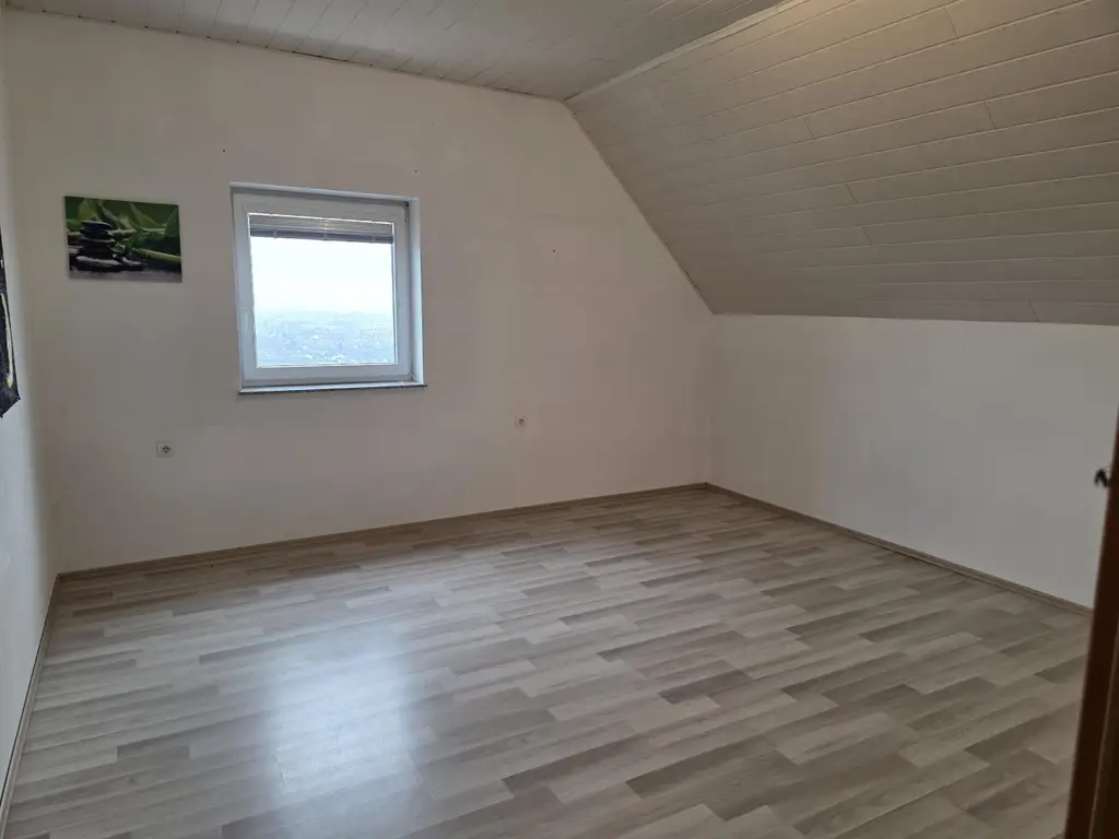 Herrliche Aussichtslage - viel Grund!