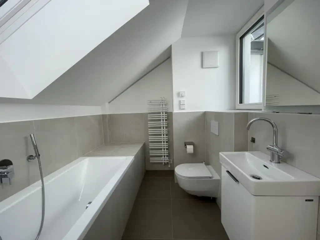 4 Zimmer-Maisonetten-Wohnung mit einer Terrasse und Studio
