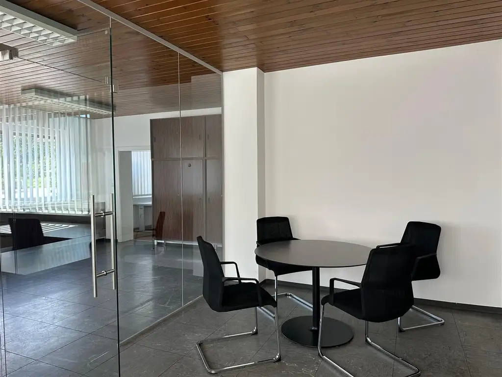 Büro-, oder  Praxisräumlichkeiten  - auch teilbar