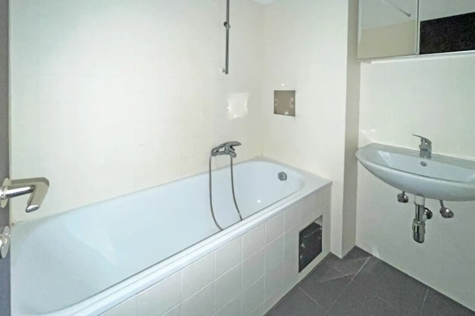 Badezimmer mit Wanne