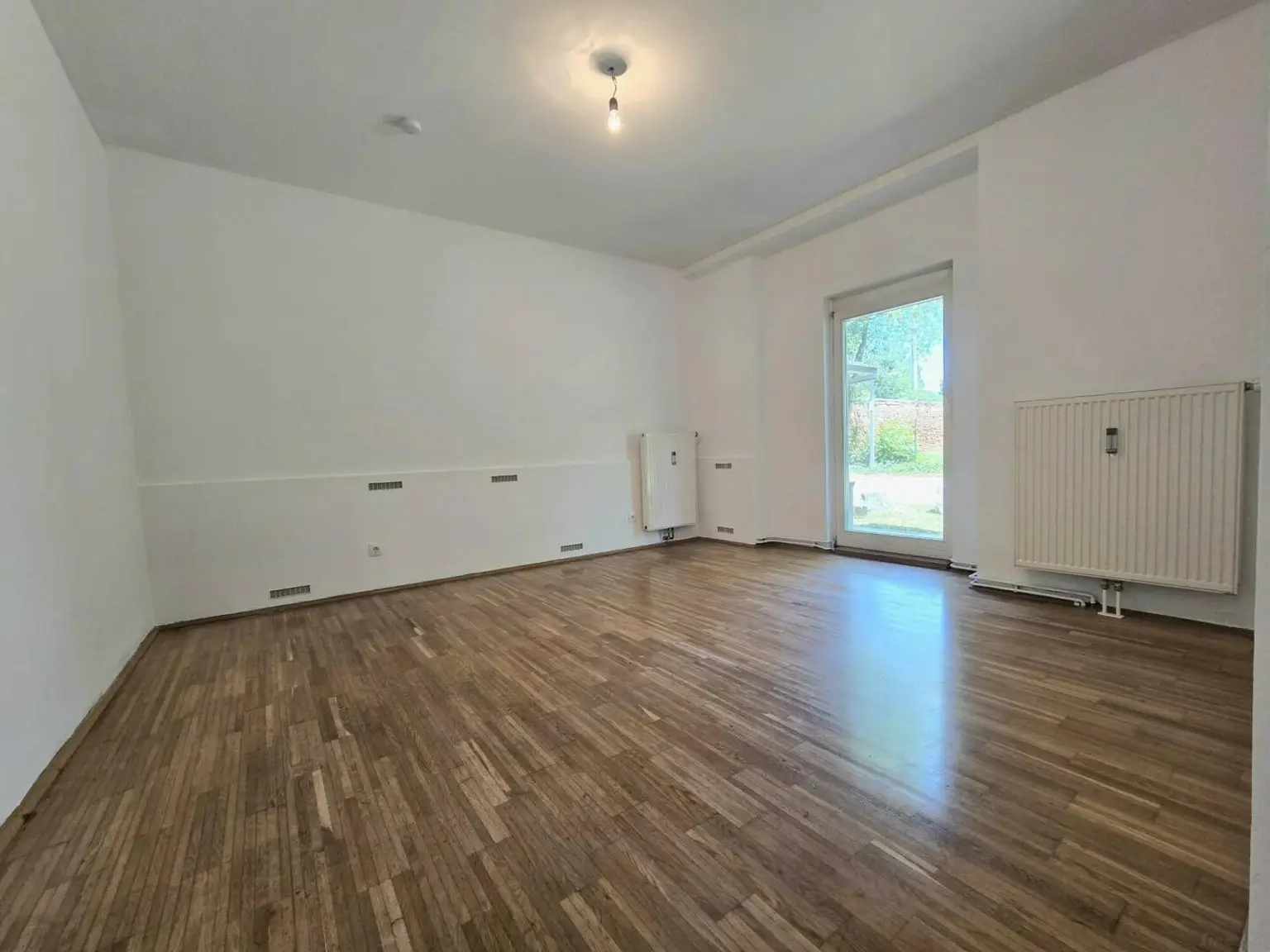 Helle 2 Zimmer Wohnung mit Parkplatz TU/UNI GRAZ Innenstadt- Nähe - ab sofort!