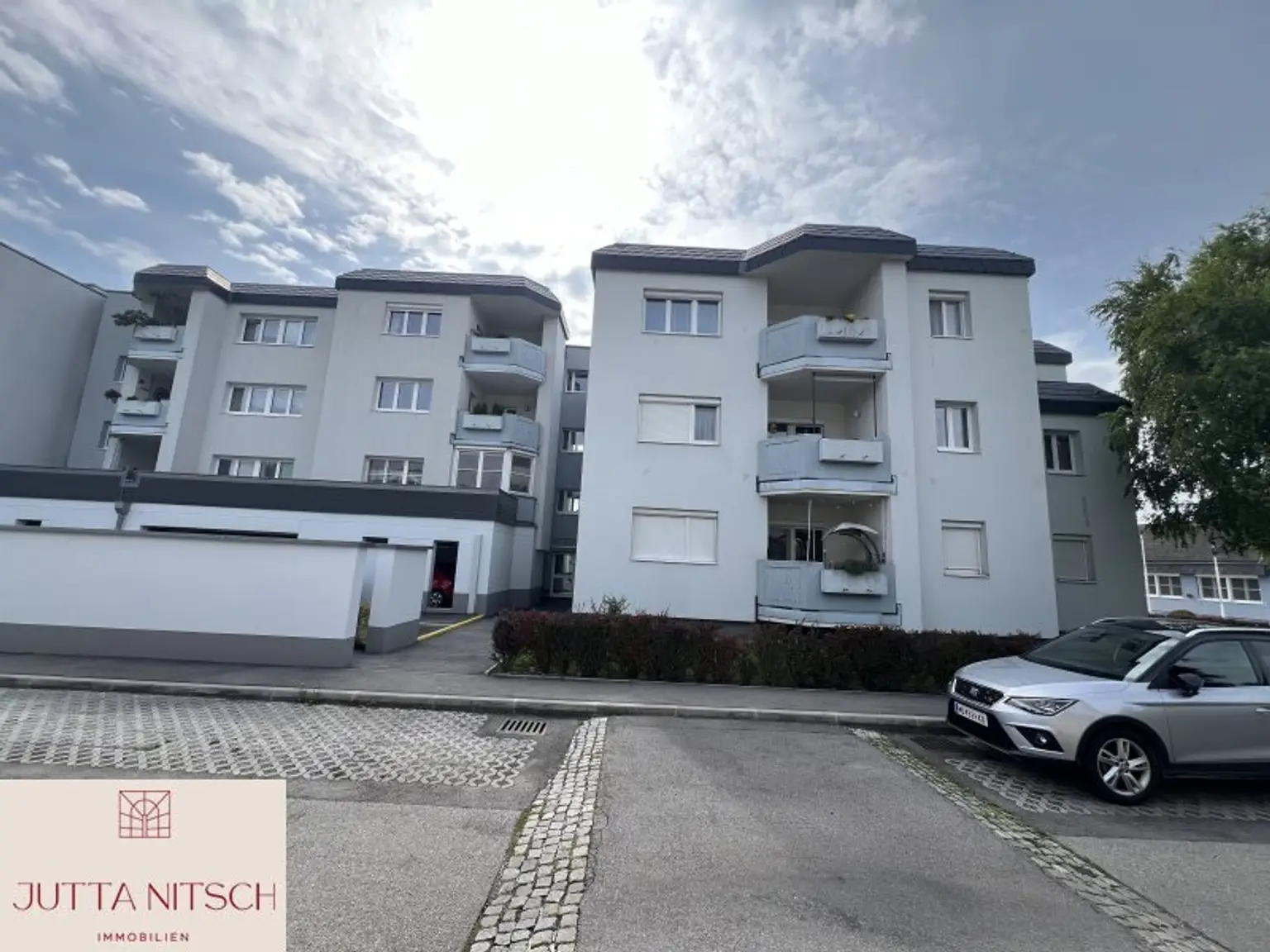 Schöne 3-Zimmerwohnung mit Balkon und Garagenplatz - über den Dächern von Gumpoldskirchen