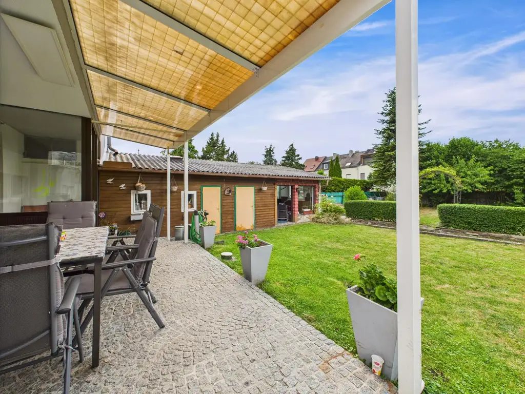 Modernisierte Doppelhaushälfte mit Traumgarten – in Toplage der Welser Vogelweide