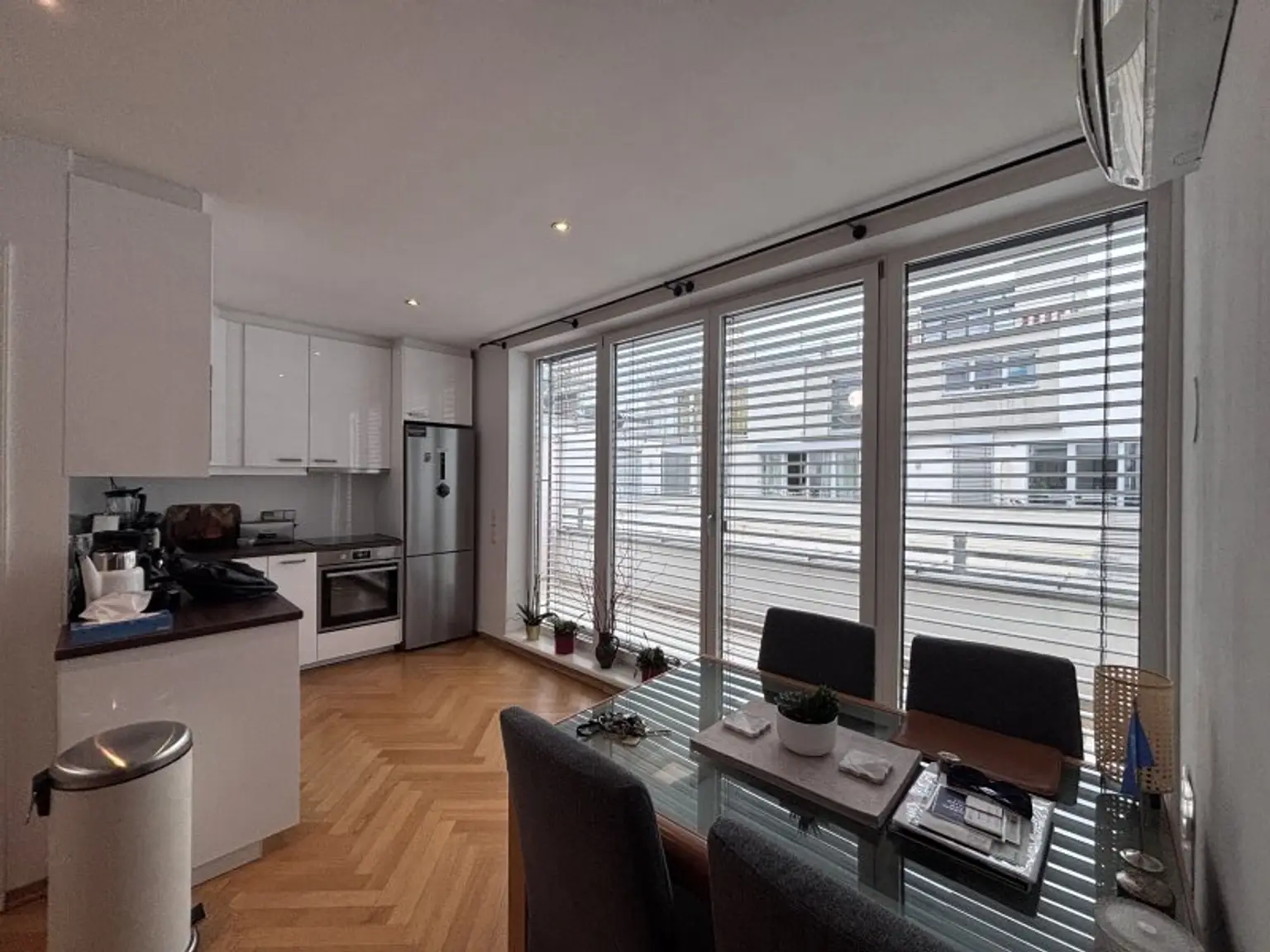 Dachterrassenwohnung ohne Dachschrägen – Erstklassige Lage nahe Börse und Rudolfsplatz