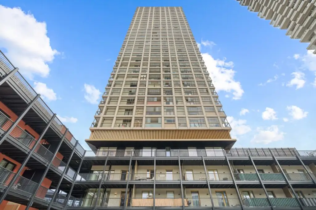 Modernes Wohnen über den Dächern Wiens – stilvolle Neubauwohnung mit Loggia im 18. Stock des Helio Towers