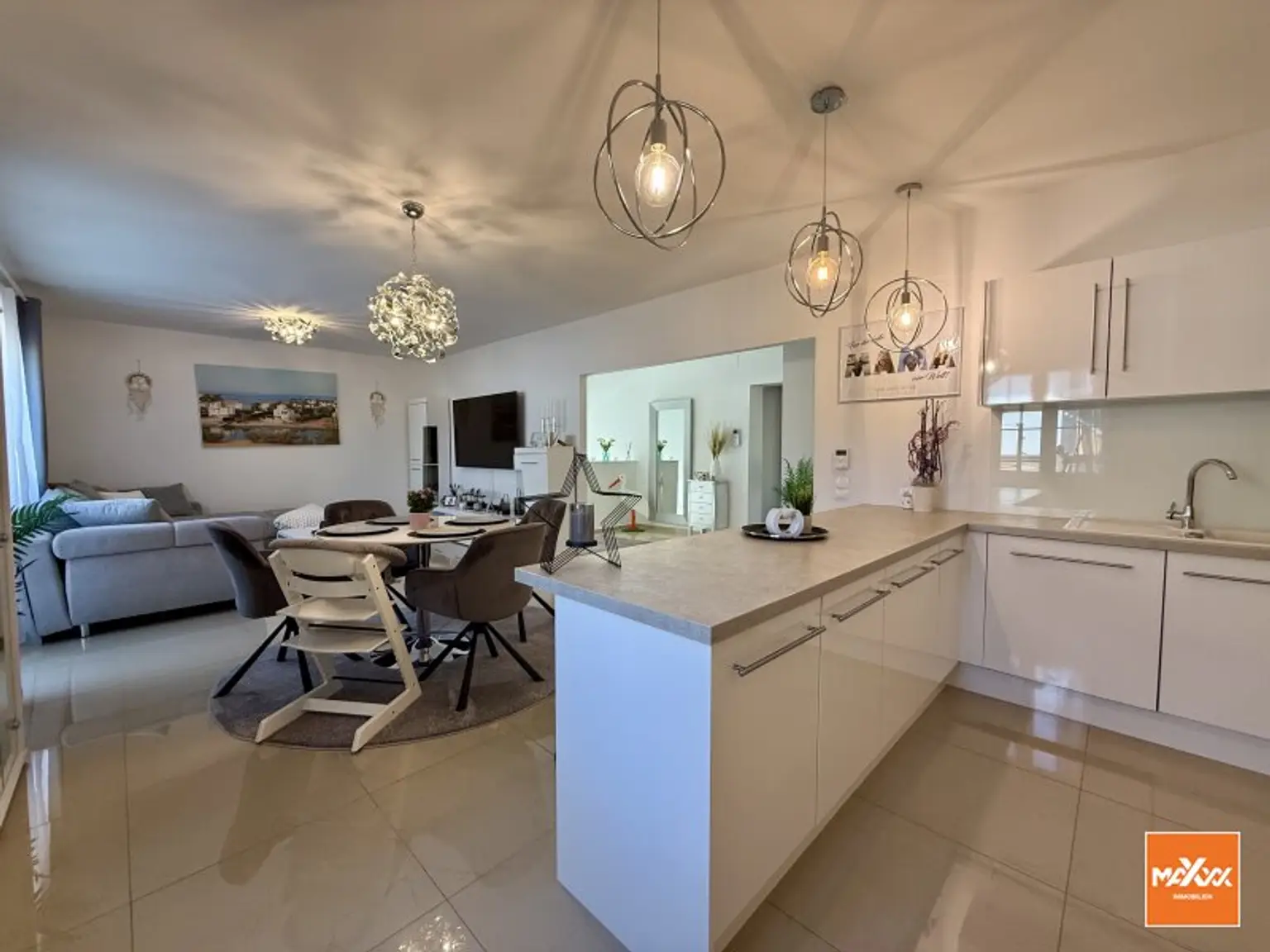 Provisionsfrei! Modernisiertes Einfamilienhaus mit 5 Zimmern & großem Keller!