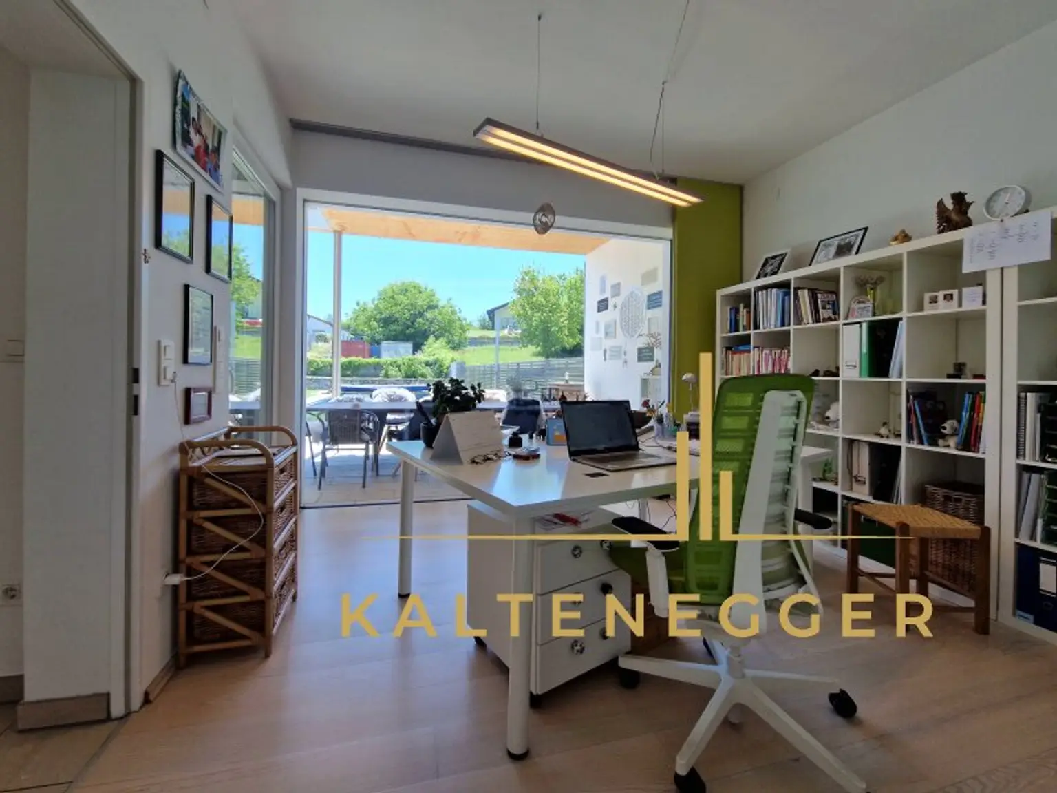 EG: Büro ca. 16,89 m²