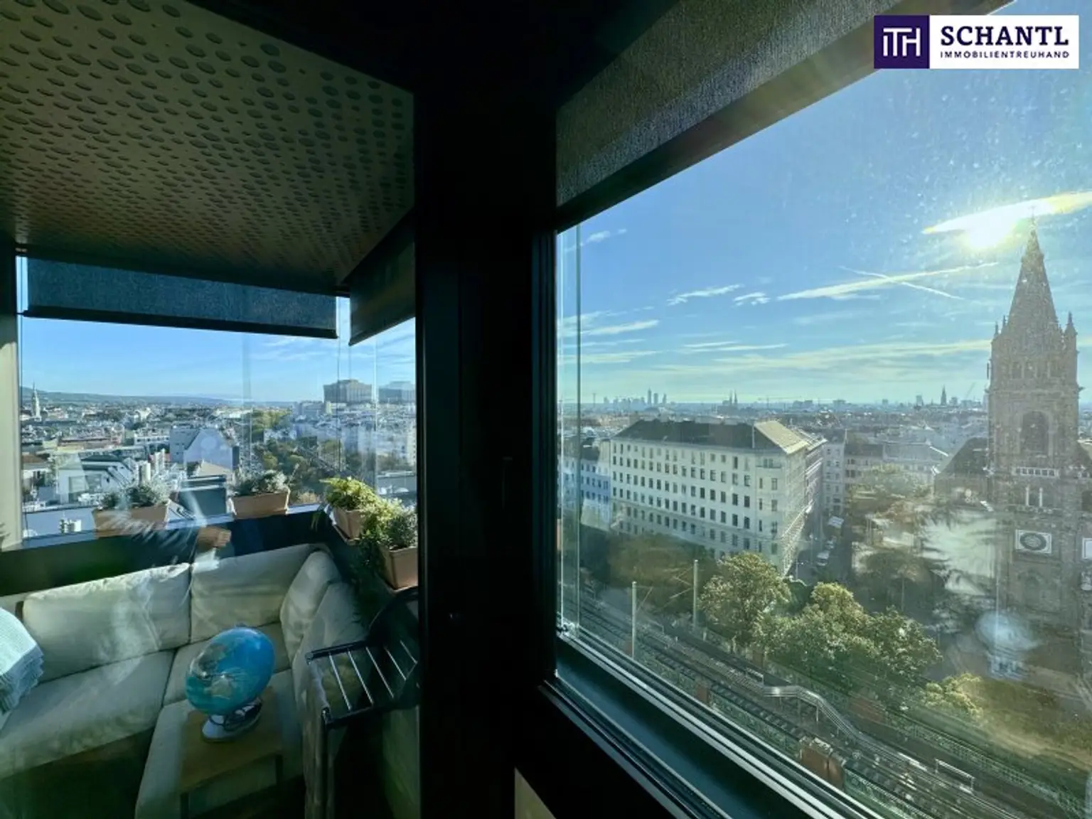 Wohnen im 9. Stock: 2-Zimmer City-Highlight mit Ganzjahres-Loggia, Premium-Ausstattung und einzigartigem Skyline-Blick!