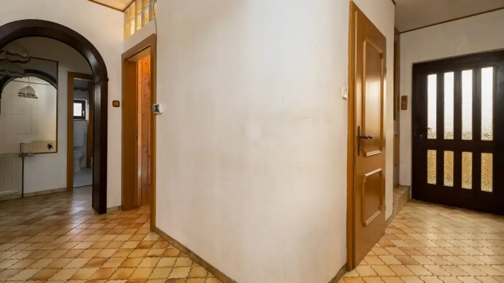 Ihr Haus in Probstdorf: Einfamilienhaus mit Terrasse, Garage und viel Potential!