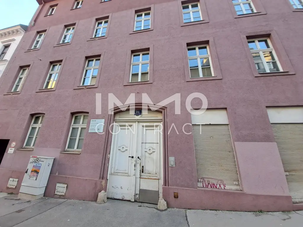 DG Wohnung mit 8m² Loggia mit Grün- und Fernblick in der Martinstraße.