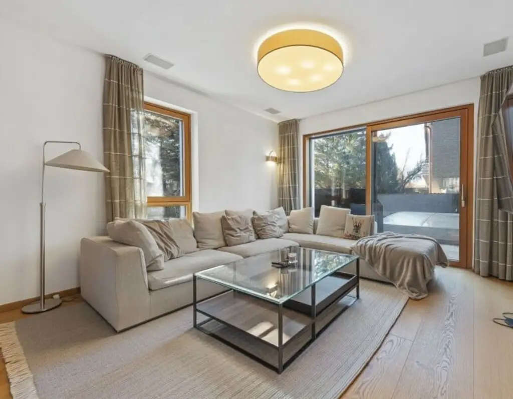 Großzügige High-End-Familienvilla der Extraklasse. - Spacious, high-end family villa of the highest class.