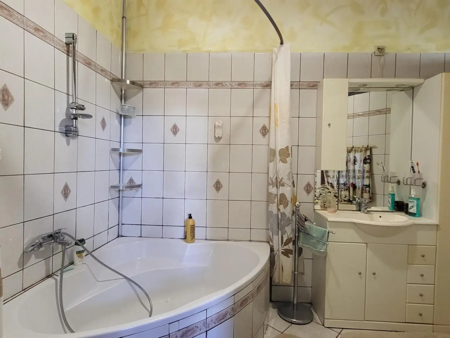 KLEINES JAHRHUNDERTWENDEHAUS IN VERKEHRSBERUHIGTER LAGE IN BADEN