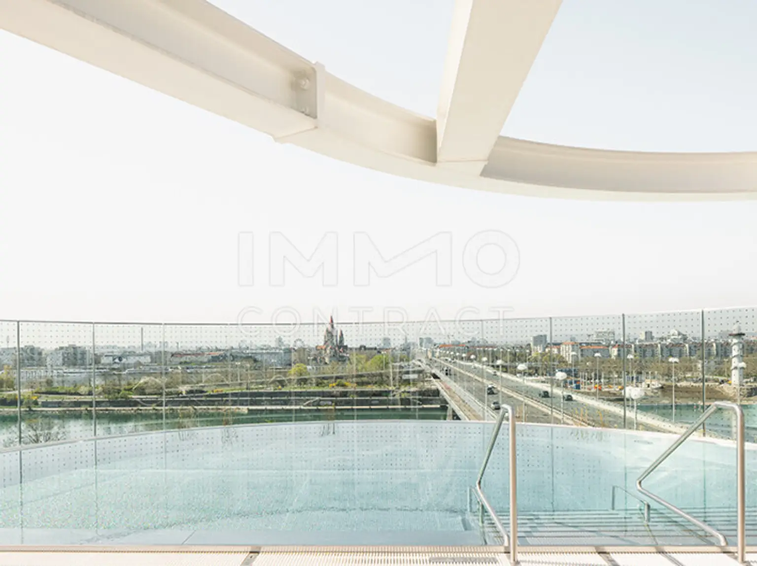 DANUBEFLATS: Stephansdom, Kahlenberg, Neue Donau - alles im Blick! Gym, Pool, Spa, Lounges, Doorman