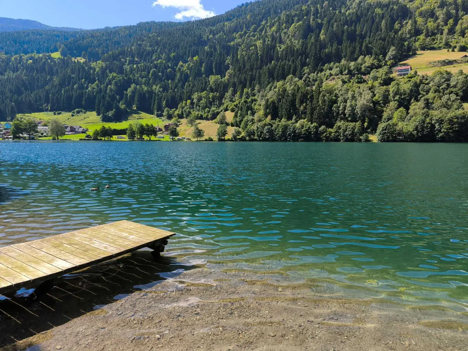 Großzügige Liegenschaft am Afritzer See – mit Apartment, privatem Seezugang und Panoramablick