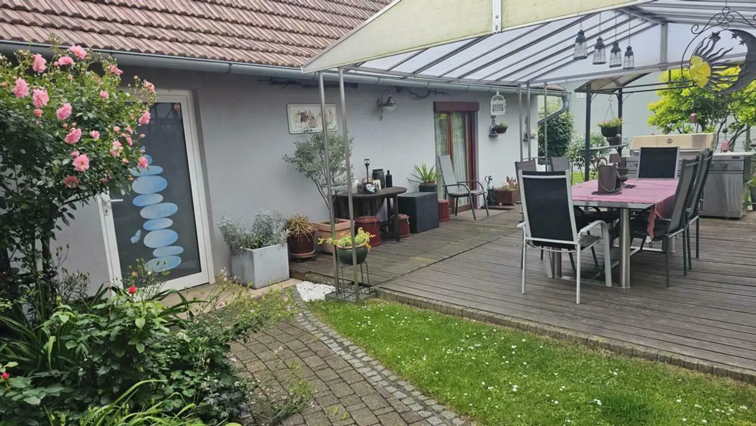 **RARITÄT**Einzigartiges Haus in BESTLAGE in unmittelbarer Nähe zur Therme**parkähnlicher Garten**Wintergarten**Nebengebäude mit Fitness**uvm ...!**